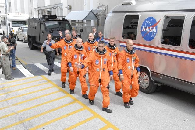 NASA image: KSC-07pd1425