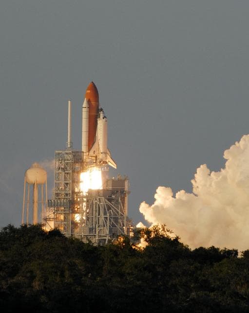NASA image: KSC-07pd1428