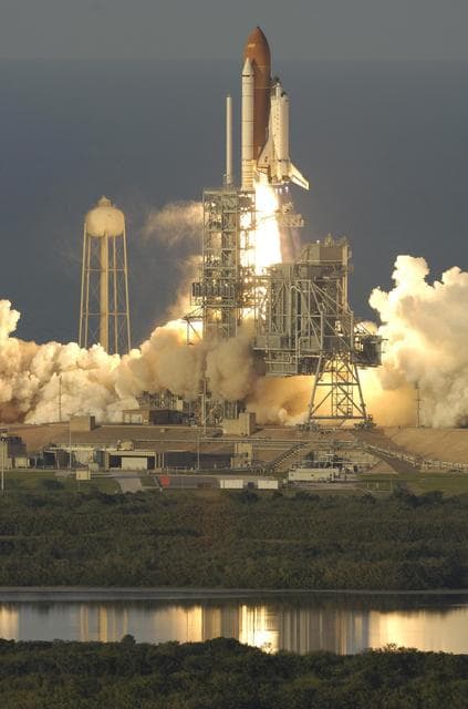 NASA image: KSC-07pd1442