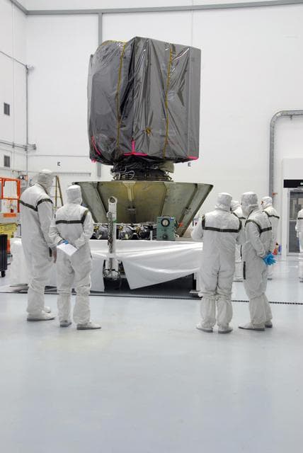 NASA image: KSC-07pd1642