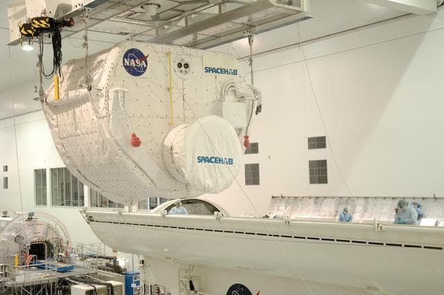 NASA image: KSC-07pd1670