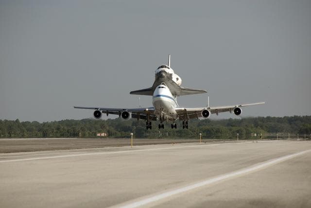 NASA image: KSC-07pd1724