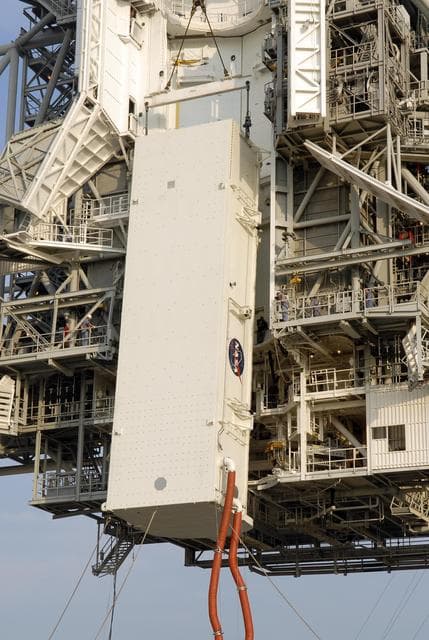 NASA image: KSC-07pd1813