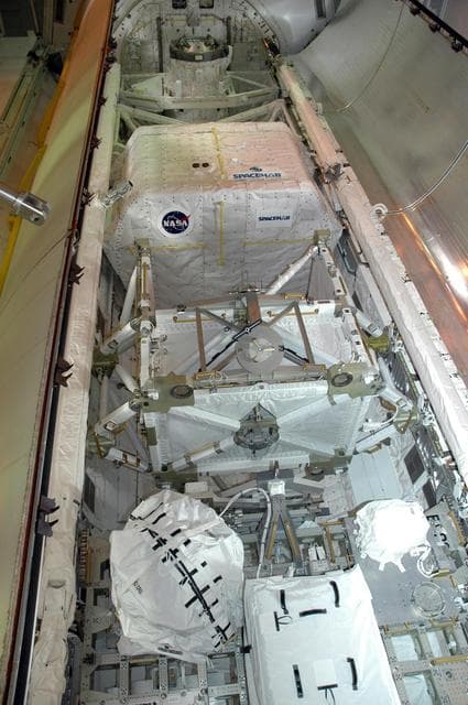 NASA image: KSC-07pd2046