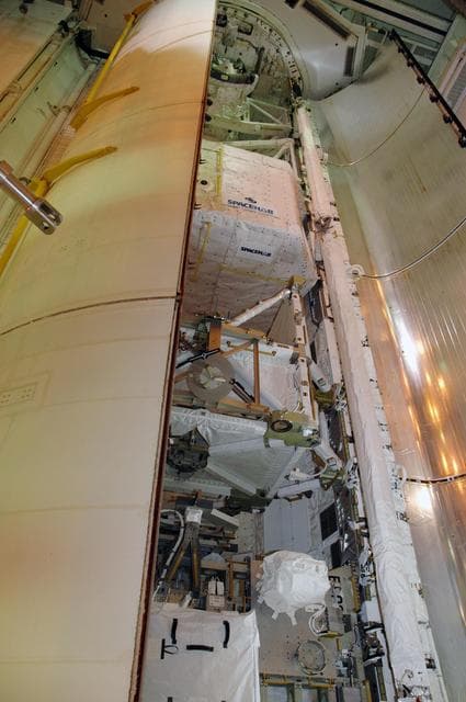 NASA image: KSC-07pd2048