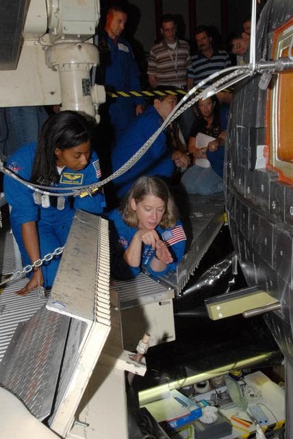 NASA image: KSC-07pd2196