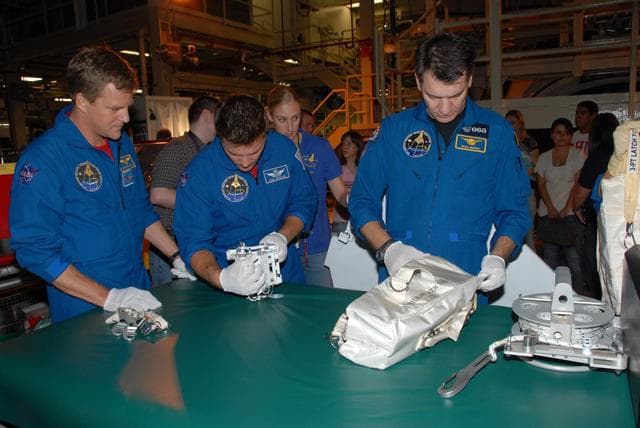 NASA image: KSC-07pd2206