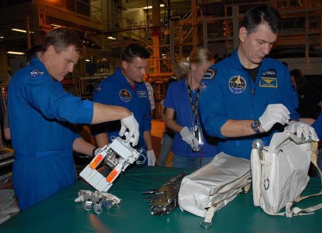 NASA image: KSC-07pd2207