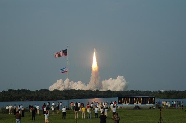 NASA image: KSC-07pd2247