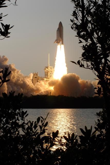 NASA image: KSC-07pd2260