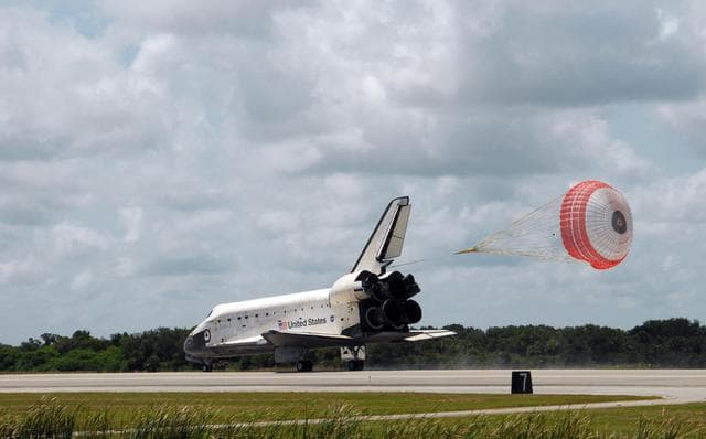 NASA image: KSC-07pd2302