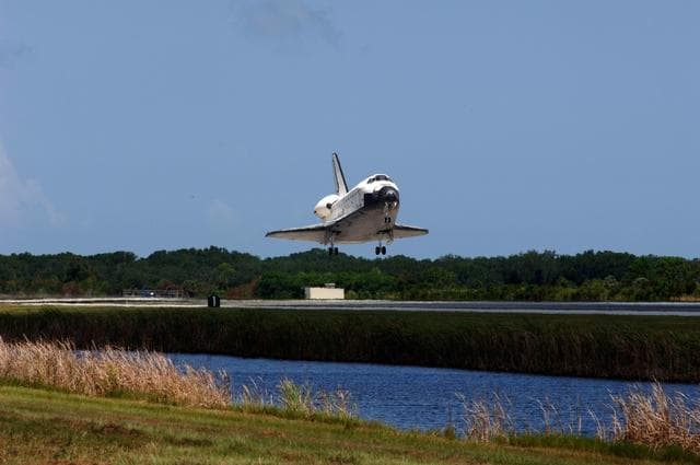NASA image: KSC-07pd2315