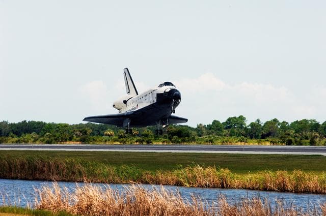 NASA image: KSC-07pd2316