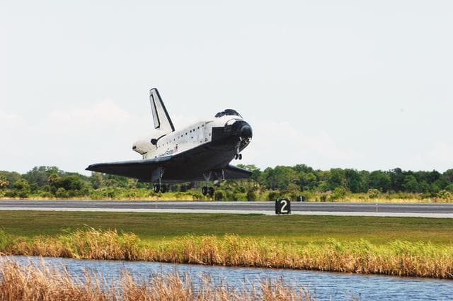 NASA image: KSC-07pd2317