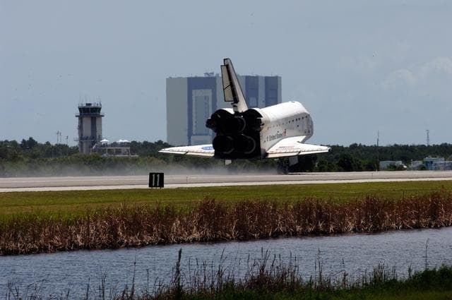 NASA image: KSC-07pd2320