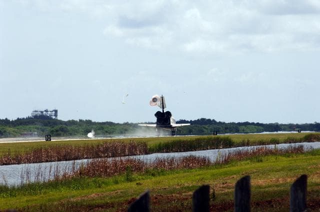 NASA image: KSC-07pd2321