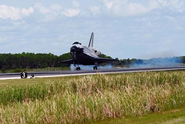 NASA image: KSC-07pd2327