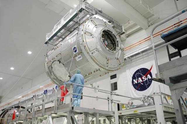 NASA image: KSC-07pd2448
