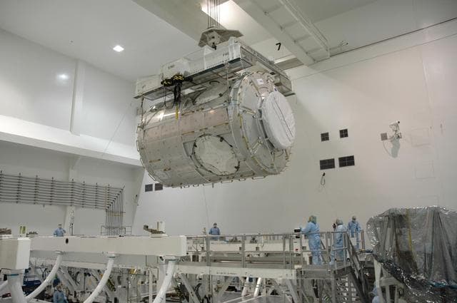 NASA image: KSC-07pd2450