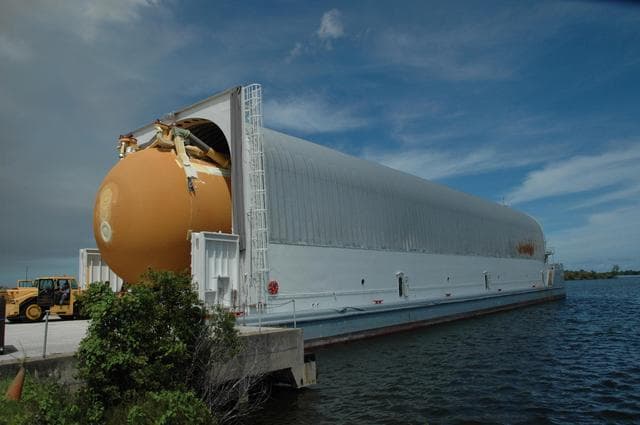 NASA image: KSC-07pd2464