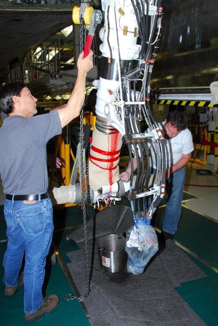 NASA image: KSC-07pd2490