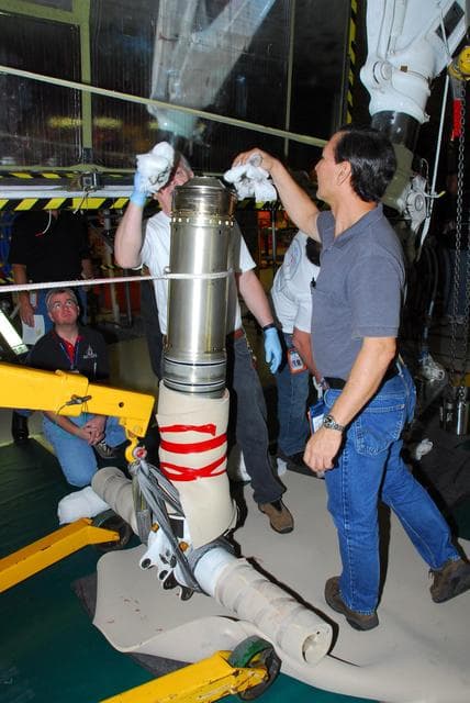 NASA image: KSC-07pd2494