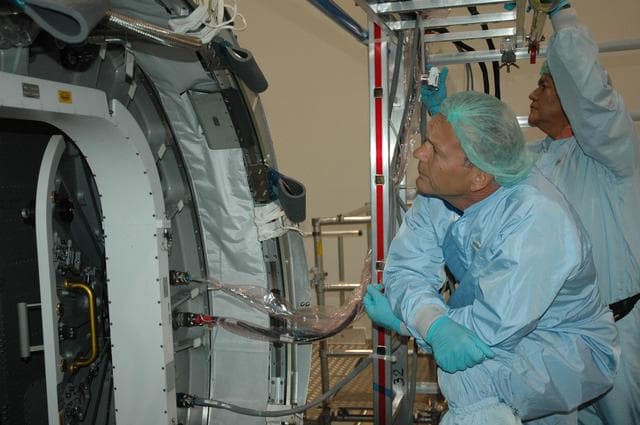 NASA image: KSC-07pd2601
