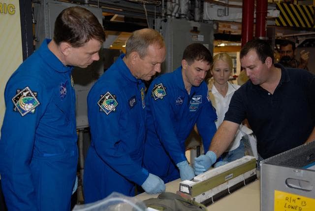 NASA image: KSC-07pd2615