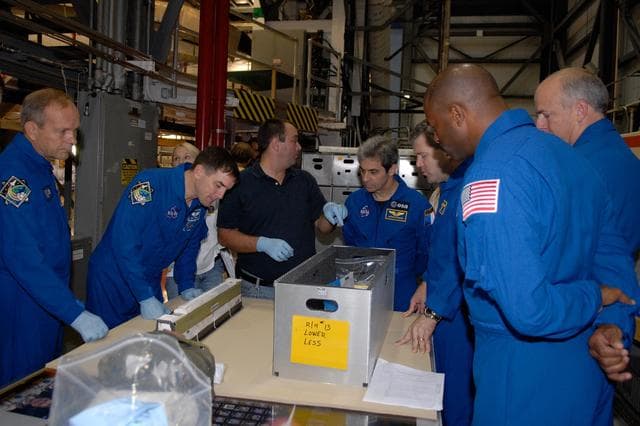 NASA image: KSC-07pd2616