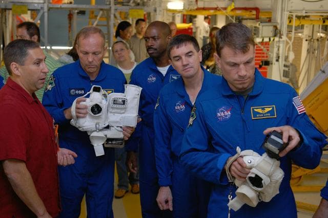 NASA image: KSC-07pd2642