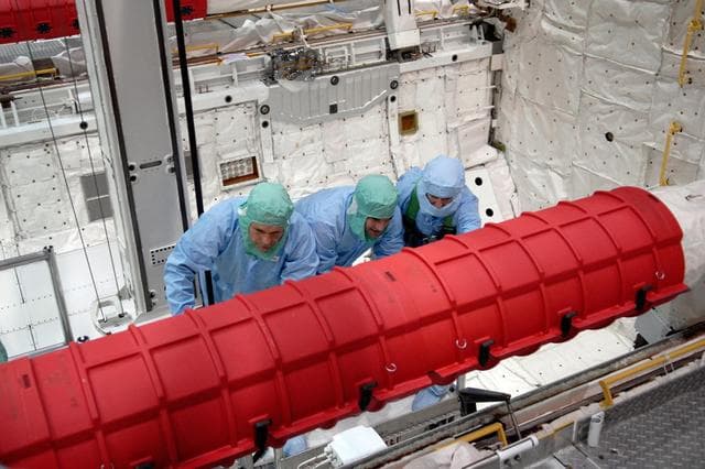 NASA image: KSC-07pd2657