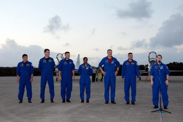 NASA image: KSC-07pd2676