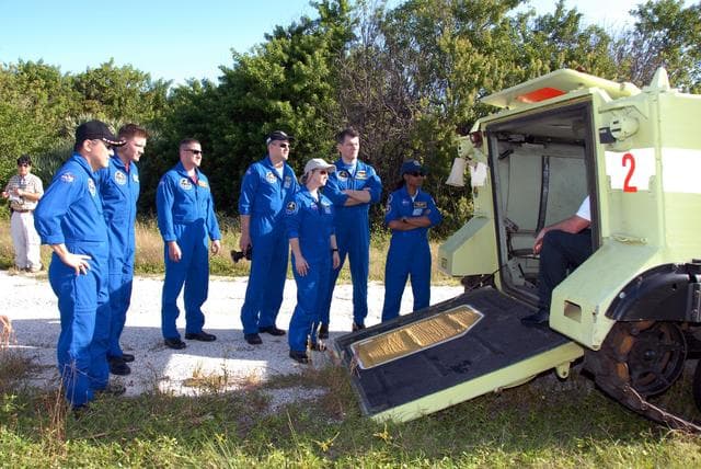 NASA image: KSC-07pd2698