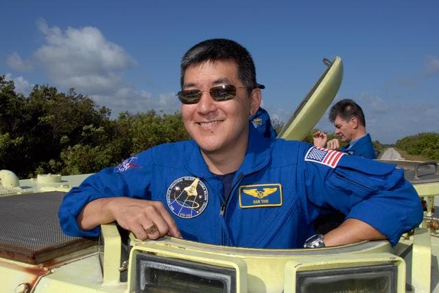 NASA image: KSC-07pd2708