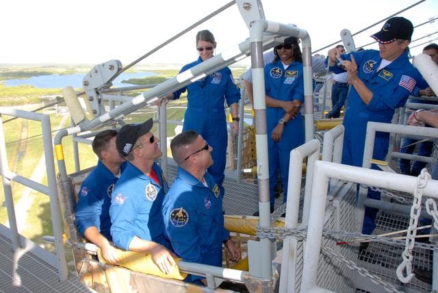 NASA image: KSC-07pd2738