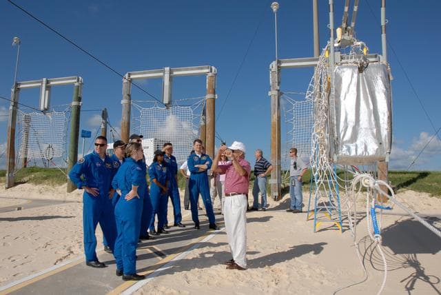 NASA image: KSC-07pd2741