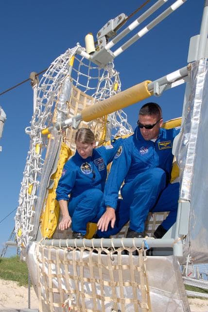 NASA image: KSC-07pd2746