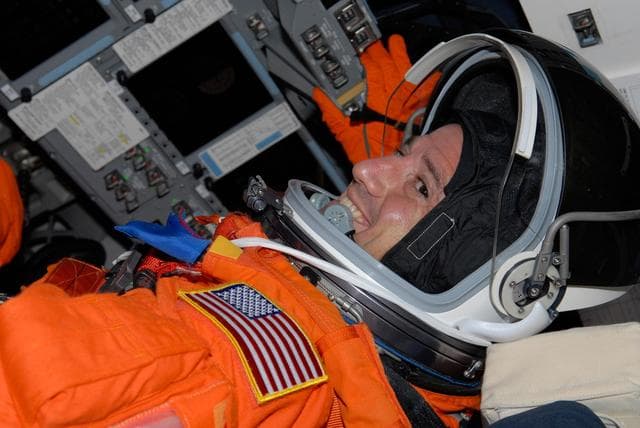 NASA image: KSC-07pd2796