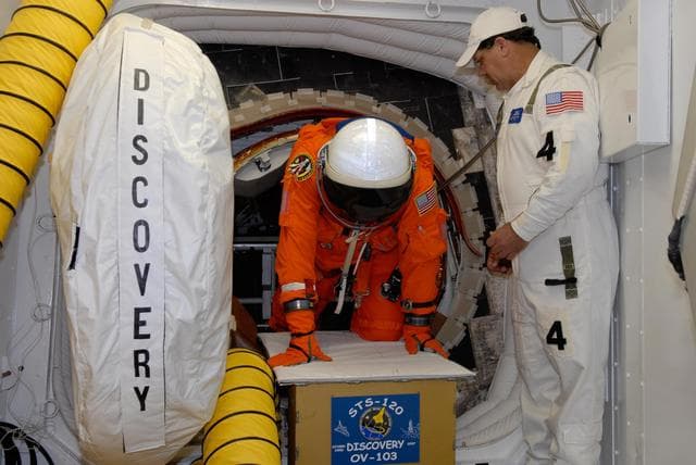 NASA image: KSC-07pd2797