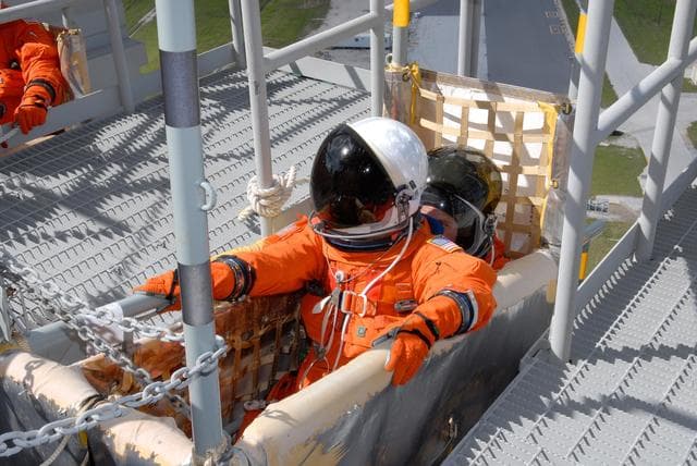 NASA image: KSC-07pd2802