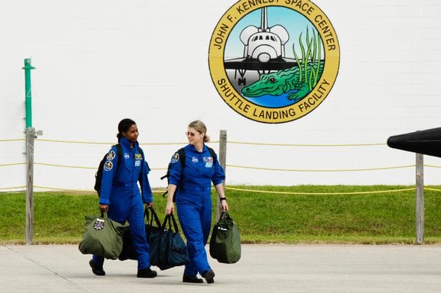 NASA image: KSC-07pd2814