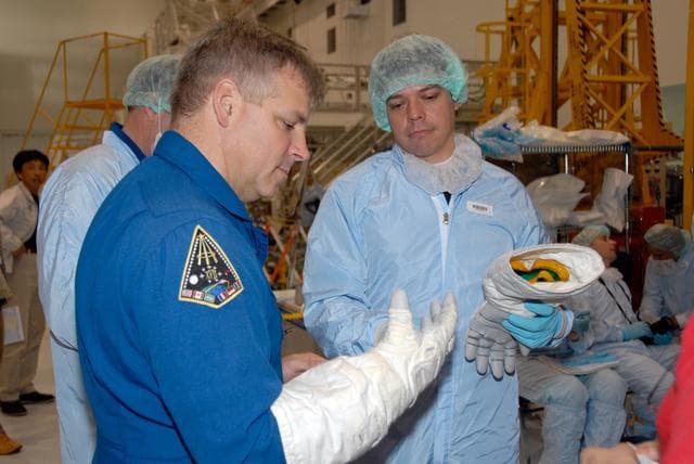 NASA image: KSC-07pd2830
