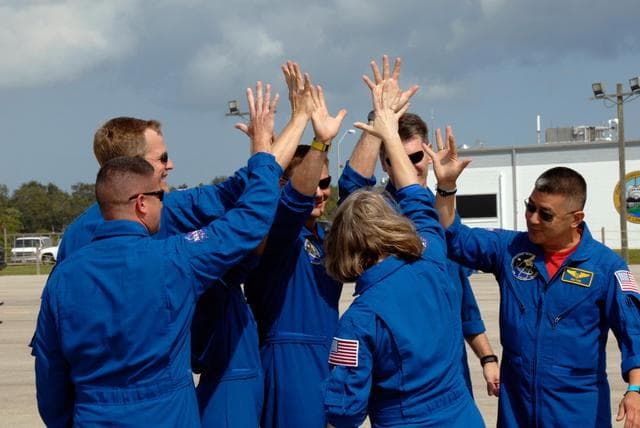 NASA image: KSC-07pd2891