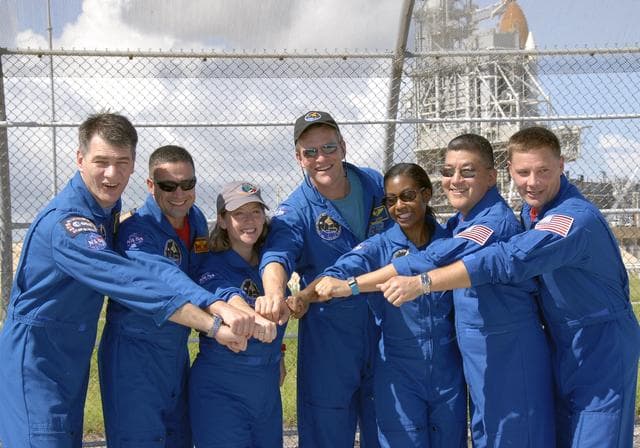 NASA image: KSC-07pd2915