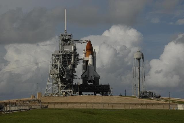 NASA image: KSC-07pd2926