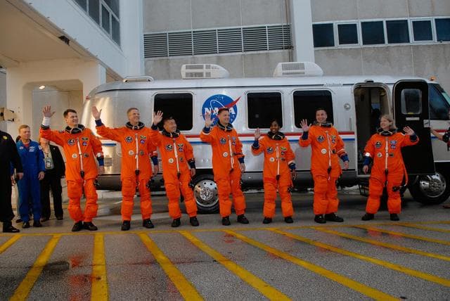 NASA image: KSC-07pd2945