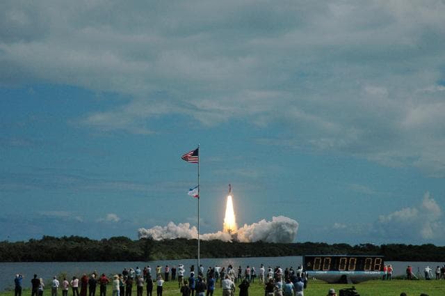 NASA image: KSC-07pd2946