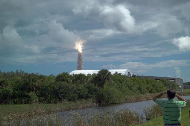 NASA image: KSC-07pd2955