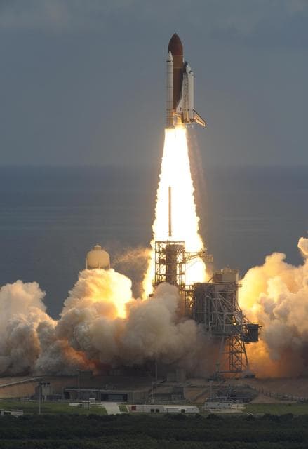 NASA image: KSC-07pd2963