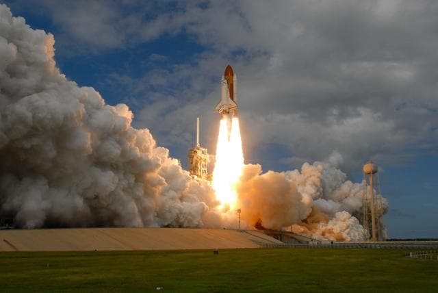 NASA image: KSC-07pd2966